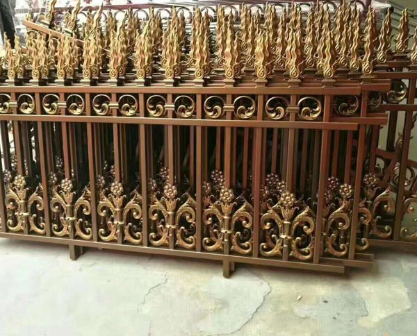 鋁藝護(hù)欄有哪些常見的應(yīng)用？